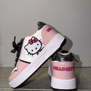 Hello kitty heelys